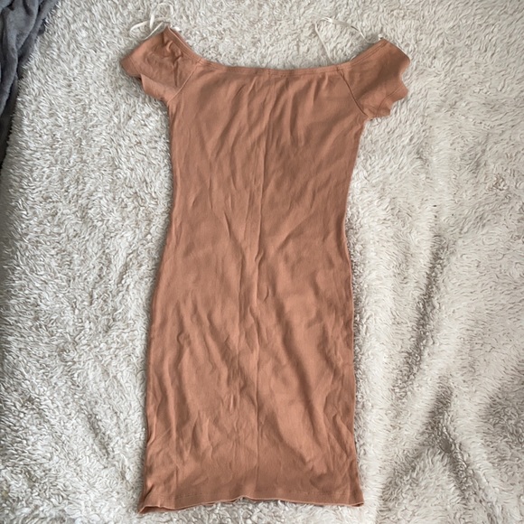 Nude off the shoulder dress - Picture 2 of 3